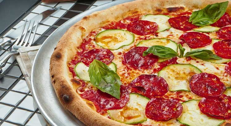 Papa Johns Lanza Una Nueva Pizza Inspirada En El Espacio Exterior 4006