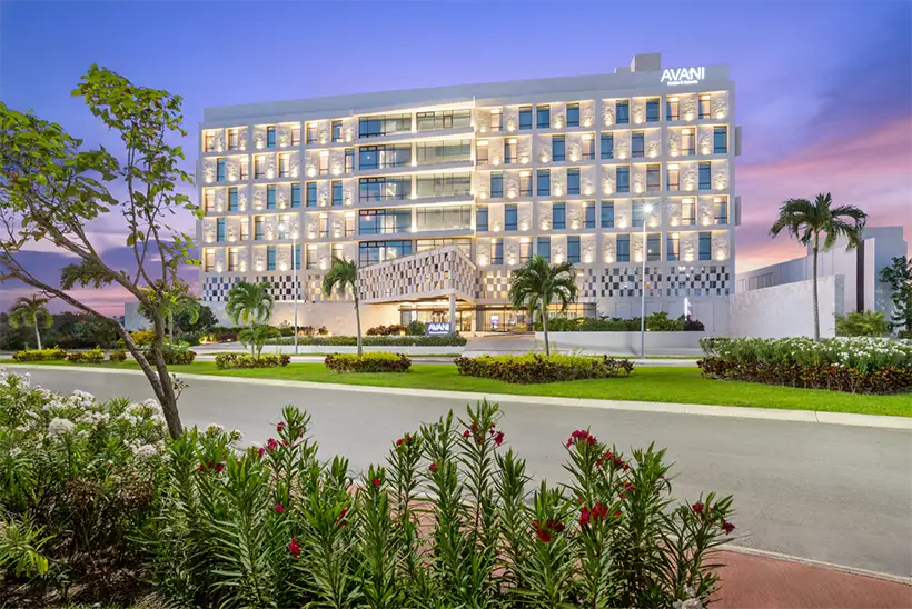 avani cancun airport hotel precios opiniones como llegar