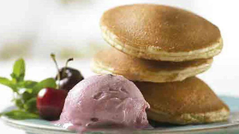 Hot cakes de avena con helado de yogurt receta